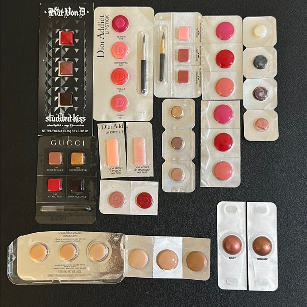 [SOLD] 30+ lip samples; 6 concealer; 2 highlighter